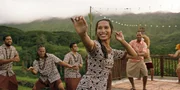 vorne: Jaiyah (Kaimana)
