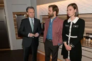Matilda (Anna-Katharina Fecher) versucht ihre Gedanken an Erik vor Julian (Onno Bu&szlig;) und Gerner (Wolfgang Bahro) zu verbergen.
