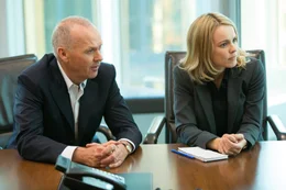 Robby (Michael Keaton, l.) und Sacha (Rachel McAdams, r.) erkennen schnell, dass nicht nur die r&ouml;misch-katholische Kirche in Boston alles daransetzt, ihre Ermittlungen zu untergraben, sondern auch ganz andere Gewerke an der Vertuschung von Kindesmissbrauch mitwirken ...