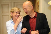 Freuen sich &uuml;ber die bevorstehende Hochzeit von Anna und Tom: Susanne (Heike Jonca, l.) und Bruno (K. Dieter Klebsch, r.) ...