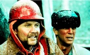 L-R: Manny (Jon Voight), Buck (Eric Roberts)