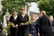 Von links: Hanna (Fanny Krausz), Hermine (Carin C. Tietze) und Pauline (Helena Sch&ouml;nfelder).