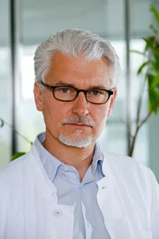 Alexander Pelz (Dr.Heinz Berger).