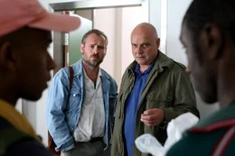 (v.li.): Hosh Kane (Lionel), Johannes Krisch (Sozialarbeiter), Wolfgang B&ouml;ck (Fred), Robert Bertrand (Benjamin).