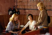 Katja (Anette Frier, r.), Barbara (Anna Sch&auml;fer, M.) und Kirsten (Astrid Posner, l.) waren beste Freundinnen, bis unter Katjas Namen eine E-Mail die Runde macht, die die junge Mutter nie geschrieben hat ...