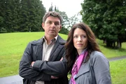 Martin (Hans Sigl, l.) und Lena (Pia Baresch, r.) konnten die Seidls nicht &uuml;berzeugen.
