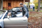Yazid (Hannes Ringlstetter, r.) stellt entsetzt fest, dass sein Date (Komparsin, l.) ermordet wurde. Yazid (Hannes Ringlstetter, r.) stellt entsetzt fest, dass sein Date (Komparsin, l.) ermordet wurde.