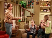 L-R: Jim (James Belushi),Ruby (Taylor Atelian) Gracie (Billi Bruno) L-R: Jim (James Belushi),Ruby (Taylor Atelian) Gracie (Billi Bruno)