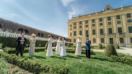 Im Kronprinzgarten lassen sich die saftigen Torten genie&szlig;en.