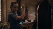 Felicitas (Dagny Rollins) benutzt ihren Coolnesstrank täglich. Er verändert ihr Aussehen und verbirgt so, dass sie eigentlich eine "Grüne Hexe" ist. Felicitas (Dagny Rollins) benutzt ihren Coolnesstrank täglich. Er verändert ihr Aussehen und verbirgt so, dass sie eigentlich eine "Grüne Hexe" ist.