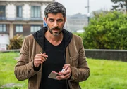 Allm&auml;hlich durchschaut Kommissar Dupin (Pasquale Aleardi), was es mit dem Tod der drei M&auml;nner auf sich haben k&ouml;nnte.