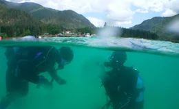 Auf 930 Metern liegt der h&ouml;chstgelegene Badesee K&auml;rntens, der Wei&szlig;ensee.