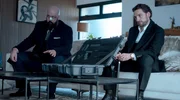 Dempsey (Laurie Davidson) mit Miles Zahidi (Youssef Kerkour, li.), der rechten Hand seines Vaters. Dempsey (Laurie Davidson) mit Miles Zahidi (Youssef Kerkour, li.), der rechten Hand seines Vaters.