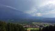 Gewitter in den Bergen. Weiteres Bildmaterial finden Sie unter www.br-foto.de.
