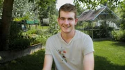 Hinter den Hecken Sortenvielfalt-Garten Staffel 7 Folge 3 Dass Tomaten nicht rund und Geranien nicht rot sein müssen, zeigt der Garten von Gabriel Hess in Oeschenbach BE. Hinter den Hecken Sortenvielfalt-Garten Staffel 7 Folge 3 Dass Tomaten nicht rund und Geranien nicht rot sein müssen, zeigt der Garten von Gabriel Hess in Oeschenbach BE.