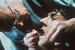 Dustin Hoffman (r.)