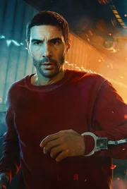Der schwerkriminelle Tibor Stone (Tahar Rahim) soll als Kronzeuge gegen ein Verbrechersyndikat aussagen und ist auf der Flucht. Der schwerkriminelle Tibor Stone (Tahar Rahim) soll als Kronzeuge gegen ein Verbrechersyndikat aussagen und ist auf der Flucht.