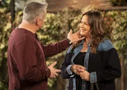 Adam Burns (Matt LeBlanc, l.); Andi Burns (Liza Snyder, r.)