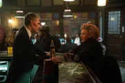 Special Agent Dwayne Pride (Scott Bakula, l.); Dr. Loretta Wade (CCH Pounder, r.)