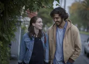 Lucy (Rooney Mara, l.); Saroo (Dev Patel, r.)