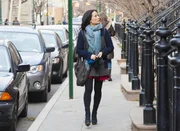 Versucht eine Art Frieden zwischen Sherlock und Gregson herzustellen: Watson (Lucy Liu) ...