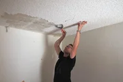 Um alles perfekt und nach seinen Vorstellungen zu bauen, packt Tarek auch selber mit an ... Um alles perfekt und nach seinen Vorstellungen zu bauen, packt Tarek auch selber mit an ...