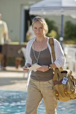 Lawrie Dayne (Amy Ryan)