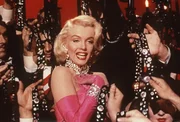 F&uuml;r die blonde Lorelei (Marilyn Monroe) gibt es nur ein Objekt der Begierde: glitzernde Diamanten!