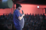 Ein Stehtisch, ein Barhocker, eine Flasche Bier - f&uuml;r einen Abend mit Markus Krebs braucht es nicht mehr. Humor-Prinzip? Irgendwas zwischen Kneipen-Kumpel und Witze-Papst.