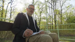 Der ehemalige Patient Franz Josef Rohrmoser hat bei seinem Aufenthalt im Landesklinikum Mauer seine Liebe zum Schreiben entdeckt.