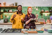 Kelvin Jones (l.); Enie van de Meiklokjes (r.)