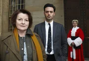 Vera Stanhope (Brenda Blethyn, l.); Joe Ashworth (David Leon, M.) Vera Stanhope (Brenda Blethyn, l.); Joe Ashworth (David Leon, M.)