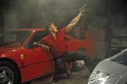 Der ehemalige Rennfahrer Barett (Dolph Lundgren) versucht, sein Geld mit dem Transport gestohlener Luxusautos zu verdienen.