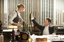 Verliebt sich in Lenore Case (Cameron Diaz, l.): Britt (Seth Rogen, r.), der nicht wei&szlig;, dass auch Kato sein Herz an die attraktive Frau verloren hat ...