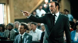 Staatsanwalt Rufus Buckley (Kevin Spacey)  Die Verwendung des sendungsbezogenen Materials ist nur mit dem Hinweis und Verlinkung auf RTL+ gestattet.