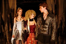 Vanessa (Sarah Kim Gries), Blossom (Paula Schramm) und Maxi (Marlon Wessel)