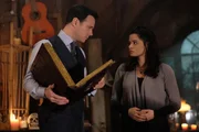 Harry Greenwood (Rupert Evans, l.); Mel Vera (Melonie Diaz, r.) Harry Greenwood (Rupert Evans, l.); Mel Vera (Melonie Diaz, r.)