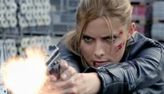 Waffenschieberin Elena Kovic (Sophia Thomalla) wird von Kriminalkommissar Semir in die Enge getrieben und versucht alles ihn au&szlig;er Gefecht zu setzten.