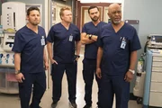 (v.l.n.r.) Dr. Alex Karev (Justin Chambers); Dr. Owen Hunt (Kevin McKidd); Dr. Jackson Avery (Jesse Williams); Dr. Richard Webber (James Pickens Jr.)