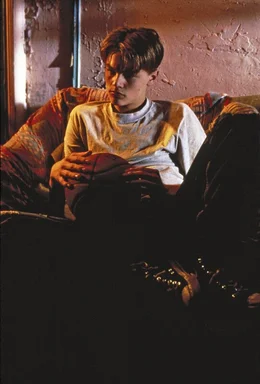 Jim Carroll (Leonardo DiCaprio) lebt in einem heruntergekommenen Viertel von New York.