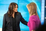 Lieutenant Olivia Benson (Mariska Hargitay, l.), Heidi Sorenson (Bonnie Somerville)