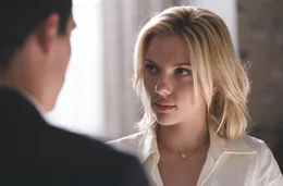 Toms Verlobte Nola (Scarlett Johansson) verdreht auch Chris den Kopf.