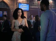 Macy Vaughn (Madeleine Mantock, l.); Galvin Burdette (Ser'Darius Blain, r.)