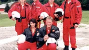 v.li. stehend:  Dr. Karin Thaler (Roswitha Meyer), Enrico Contini (Tom Mikulla) Peter Berger (Serge Falck), Dr. Mark Harland (Urs Remond), v.li. hockend: Gina Aigner (Julia Cencig) und Jens K&ouml;ster (Hans Heller)