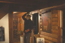 Als ein maskierter Killer eines Nachts im Heim auftaucht und beginnt, die Bewohner einen nach dem anderen zu ermorden, stellt sich Tommy die Frage, ob Jason tats&auml;chlich zur&uuml;ck ist.