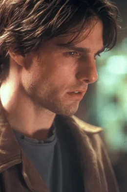 Seit dem schweren Unfall ist David (Tom Cruise) getrieben zwischen Wahn und Wirklichkeit. Da wird ihm ein sonderbarer Vorschlag gemacht ...