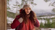 Nora (Naomi Hasselberg Thorsrud) wird von den Kidnappern &uuml;berrascht.