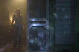 F&uuml;r Eden (Agnes Bruckner) und ihre Freunde beginnt ein gnadenloser Kampf auf Leben und Tod ...