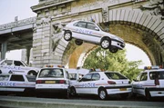 Mit seinem getunten Taxi heizt der junge Taxifahrer Daniel durch die Stra&szlig;en Marseilles und sorgt dabei f&uuml;r m&auml;chtig viel &Auml;rger ...