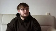 Damian versucht, seinen Liebeskummer zu &uuml;berwinden.